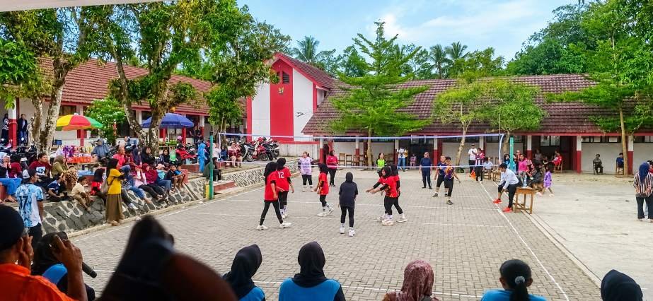 SDN 3 Keusik Jadi Tuan Rumah Turnamen Bola Voli Putri Tingkat Kecamatan Banjarsari dalam Rangka Memperingati HUT RI ke-81